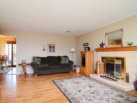 Living Room 3rd View