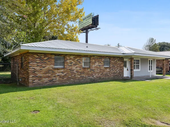 2490 Tandy Dr, Gulfport, MS 39503