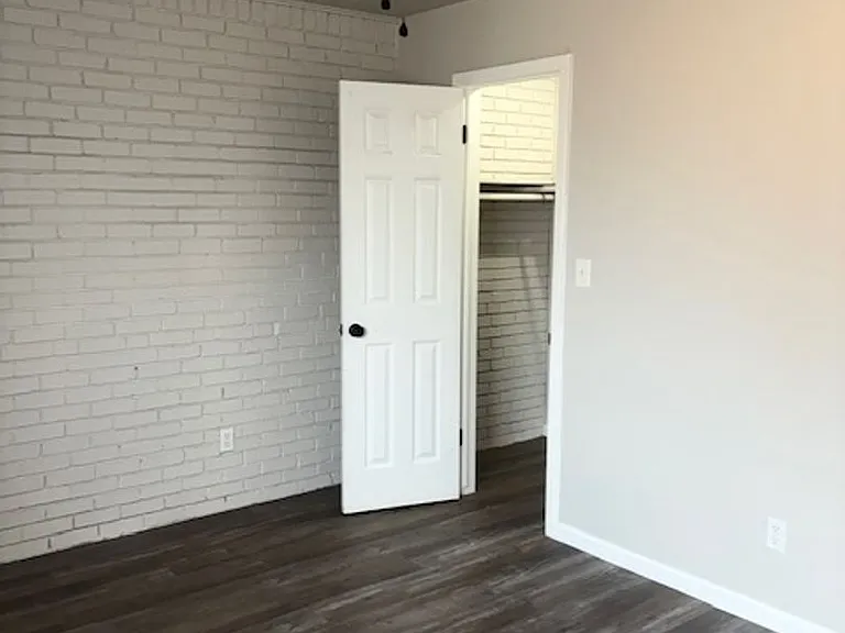 Fairway Apartments — Photo 43