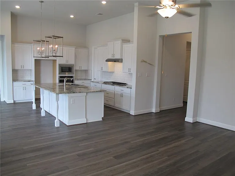 635 Spinnaker Loop — Photo 6