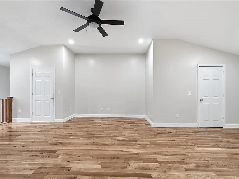 8 Ash St — Photo 11
