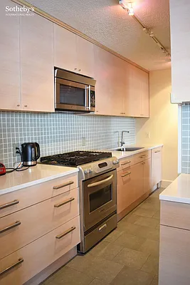 Rented by Sotheby's International Realty | media 52