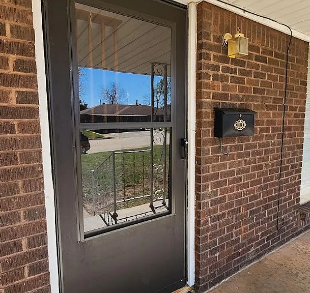 209 W Coe Dr — Photo 3