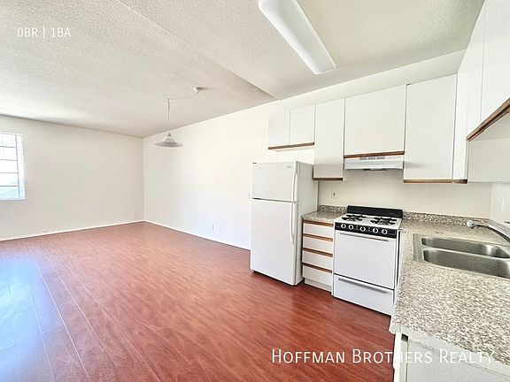 2nd image of 1221 Seward St APT 104