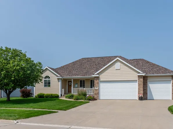 703 Winfield Cir, Sergeant Bluff, IA 51054