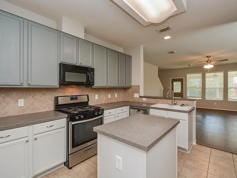 15506 Hickory Dale St — Photo 14