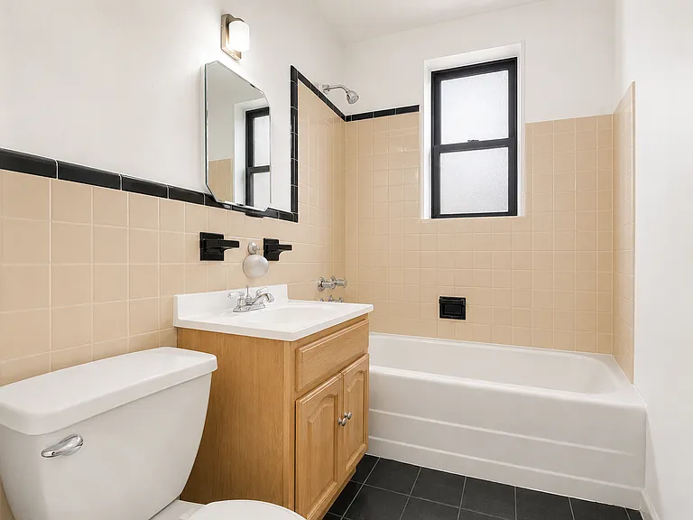 33-38 Parsons Blvd #203 — Photo 10