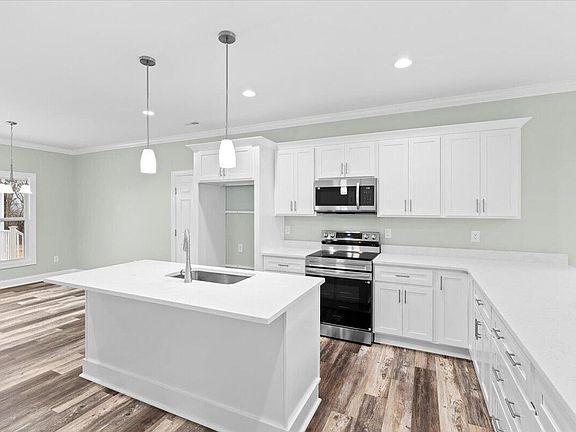 3rd image of 1948 Redwood Rd SE