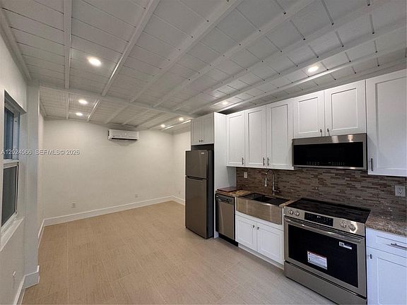 4th image of 231 Salamanca Ave #A