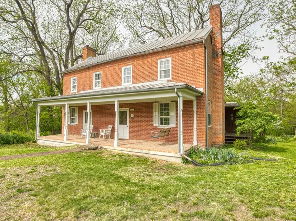 607 Giles Rd, Blacksburg, VA 24060