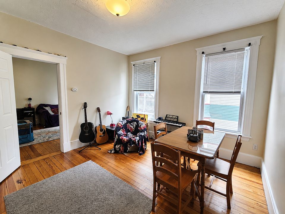 1st image of 140 Elm St APT 4