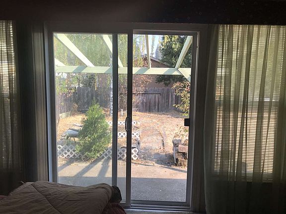 5th image of 136 Claremont Dr