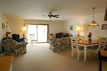2nd image of 877 Catherine Ct