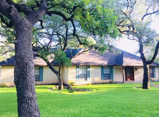 300 Rolling Hill Dr, La Grange, TX 78945