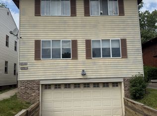 11213 McCracken Rd, Garfield Heights, OH 44125
