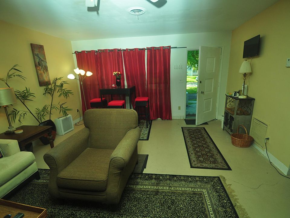 1st image of 4514 NE 21st Ave