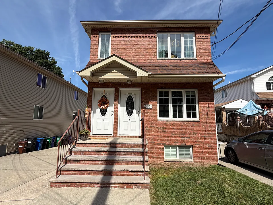 37 Kansas Ave #1