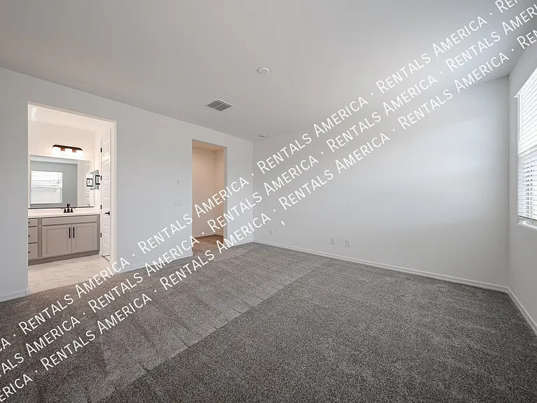 8725 W Windsor Blvd — Photo 32
