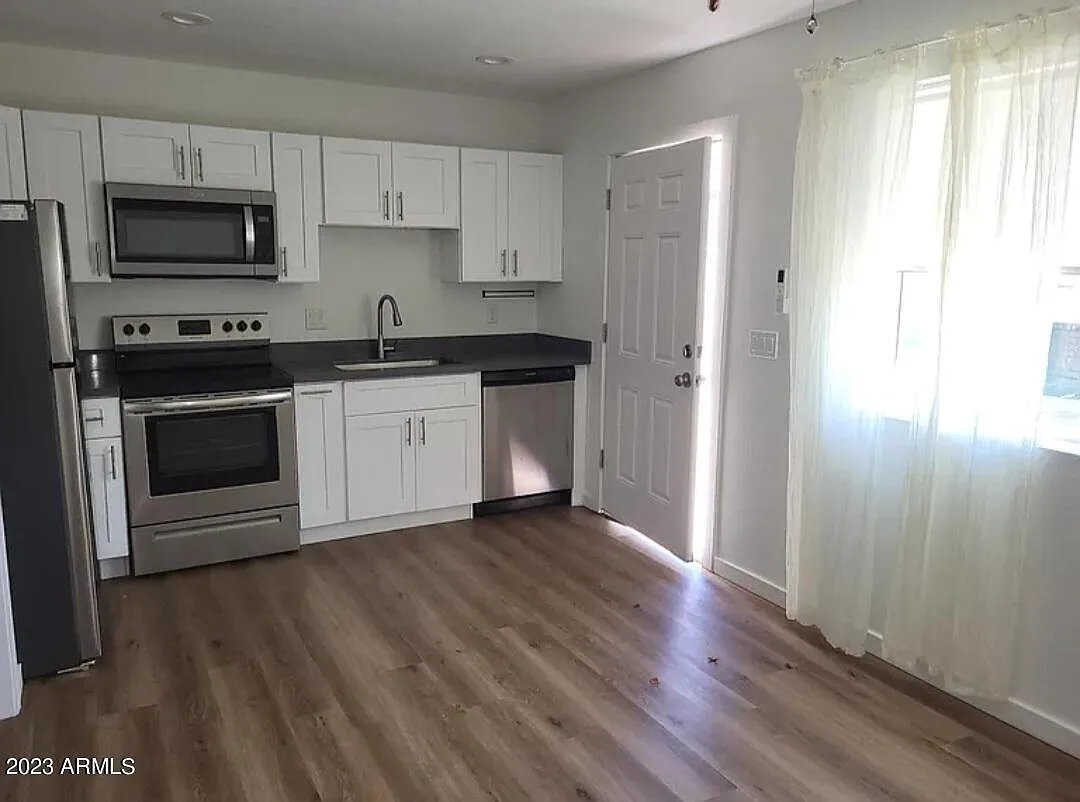 1 bed, 1.0 bath, 720 sqft, $950 — Photo 3