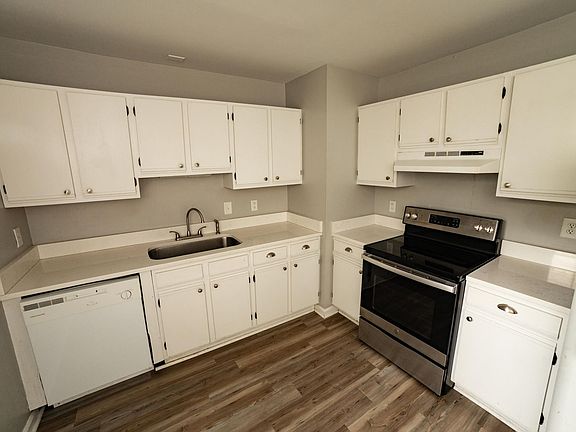 5th image of 200 Bellmore Ave