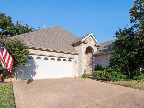 2815 Hollypoint Ct, Arlington, TX 76015