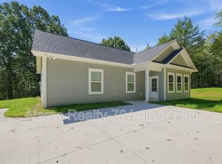 438 Weathers Creek Rd, Troutman, NC 28166