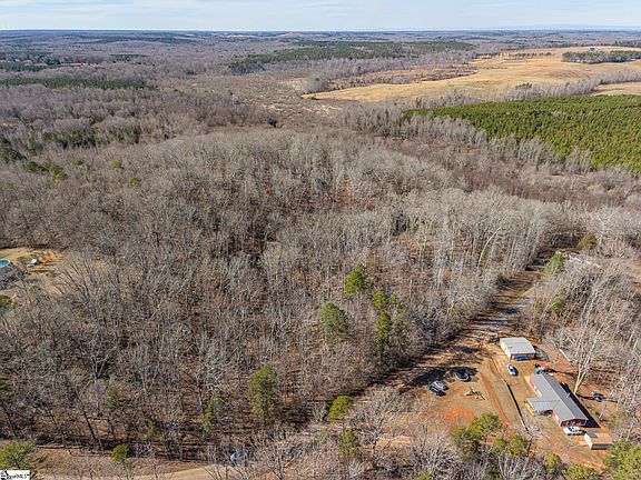 4th image of 247 Stallion Dr