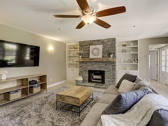 3rd image of 11861 N 113th Way
