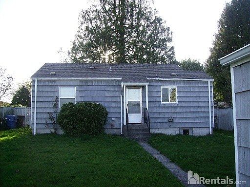 2nd image of 8205 S Bell St