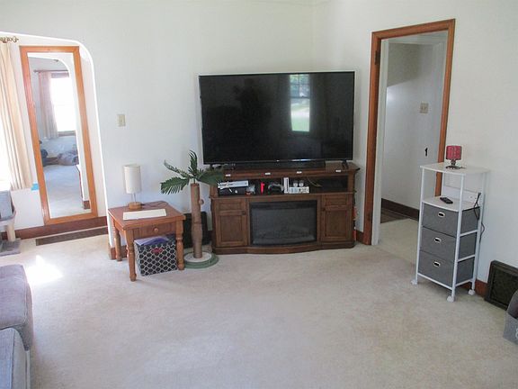 2nd image of 2405 6th St