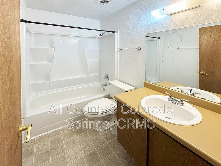 347 W Iowa Ave — Photo 15
