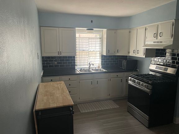 2nd image of 261 Robie St W #1
