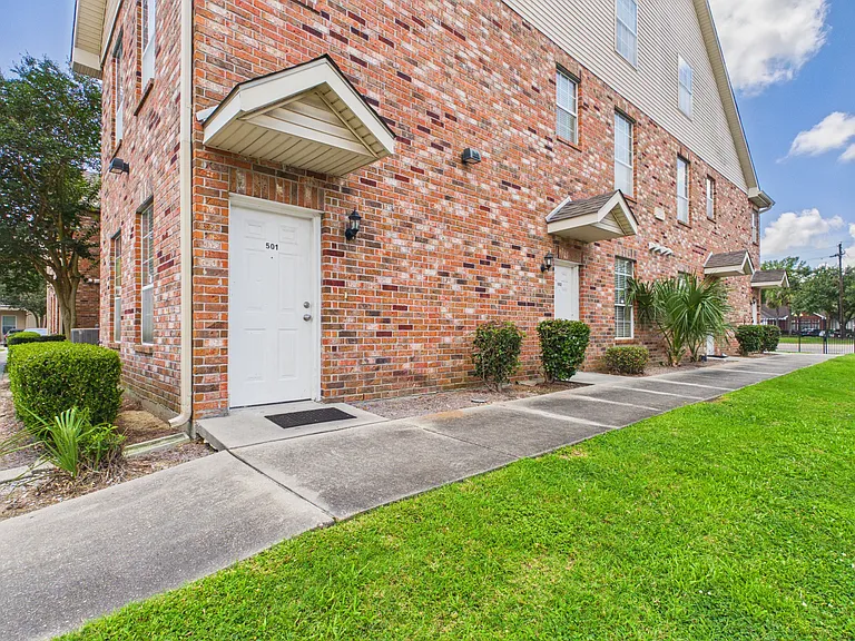 4441 Burbank Dr #601 — Photo 5