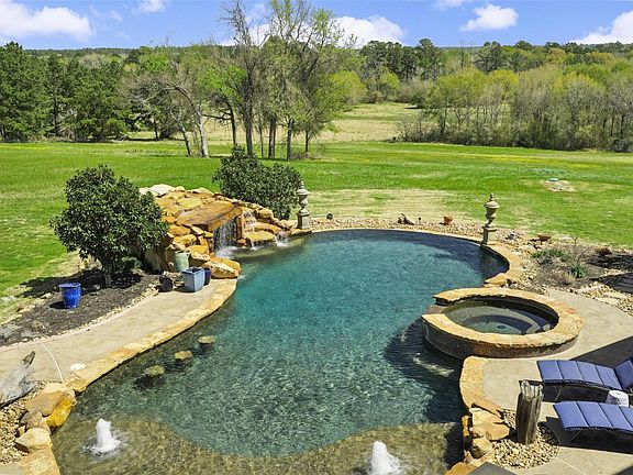 4th image of 460 Bishop Rd