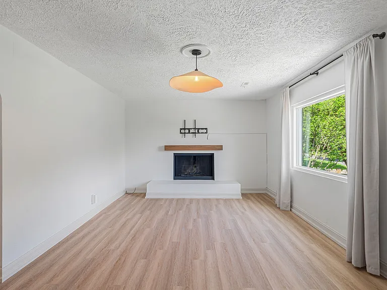 2531 Keystone Ave — Photo 4