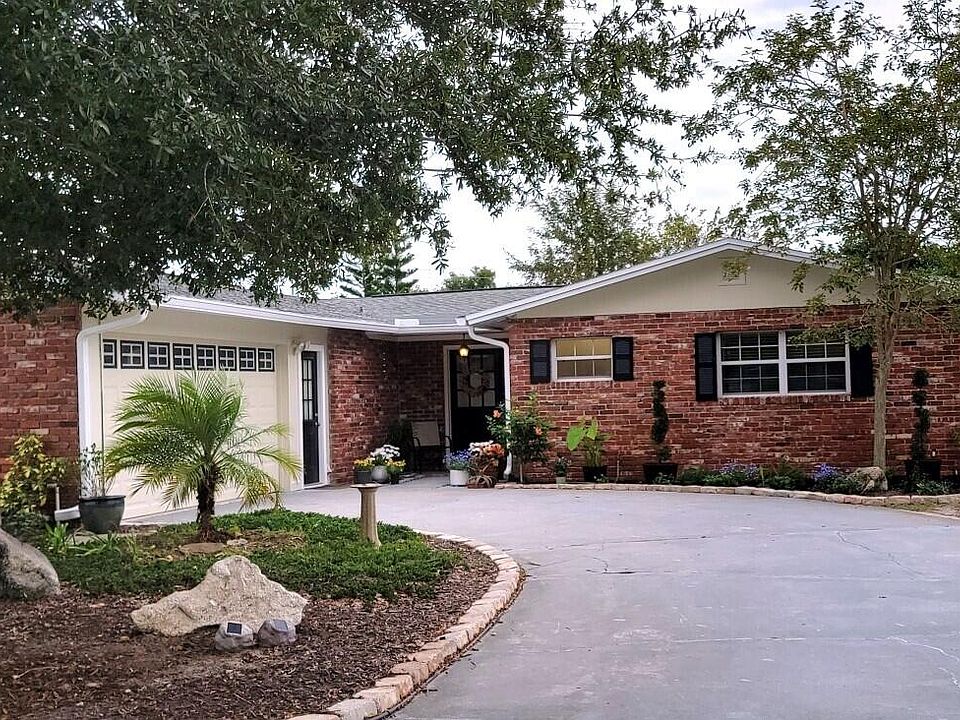 1st image of 825 Poinsettia Ave