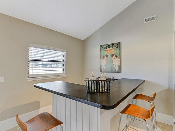 5th image of 4011 Field Brook Ln