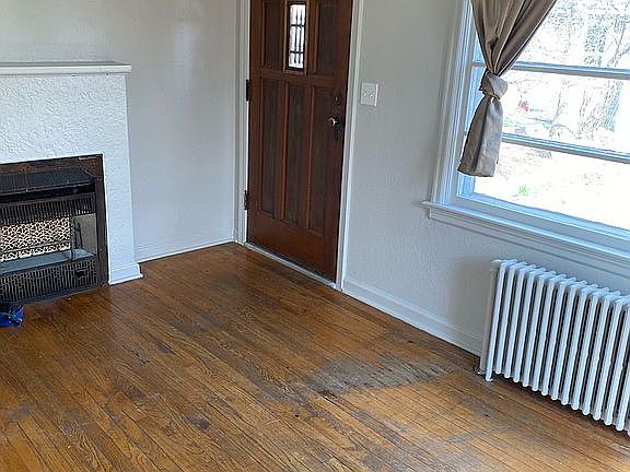 4th image of 36 1/2 Jefferson St