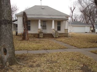 236 W 14th St, Junction City, KS 66441