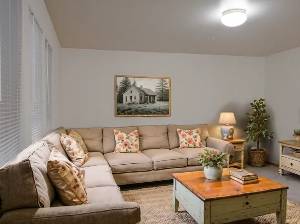 Village at Washington Square, 11157 SW Hall Blvd #F0658694b, Portland, OR 97223