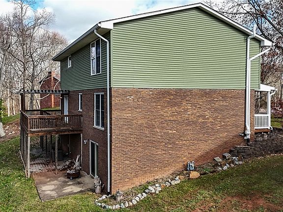 4th image of 435 Strecker Ln
