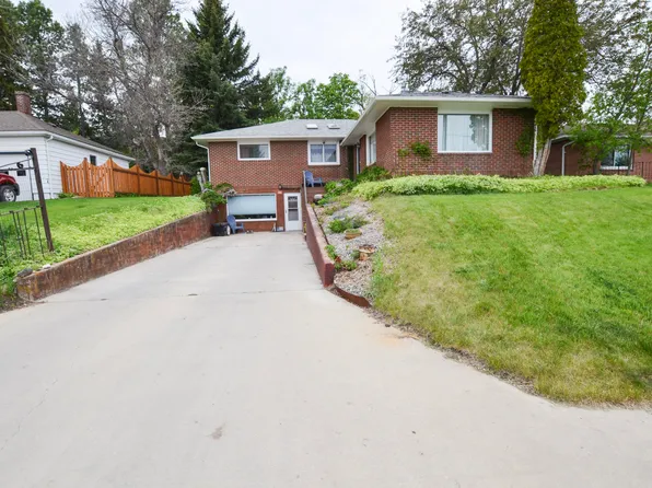 112 10th Ave S, Lewistown, MT 59457