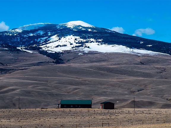 5th image of 145 Spires Way