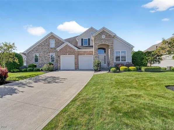 397 E Inverness Dr, Highland Hts, OH 44143