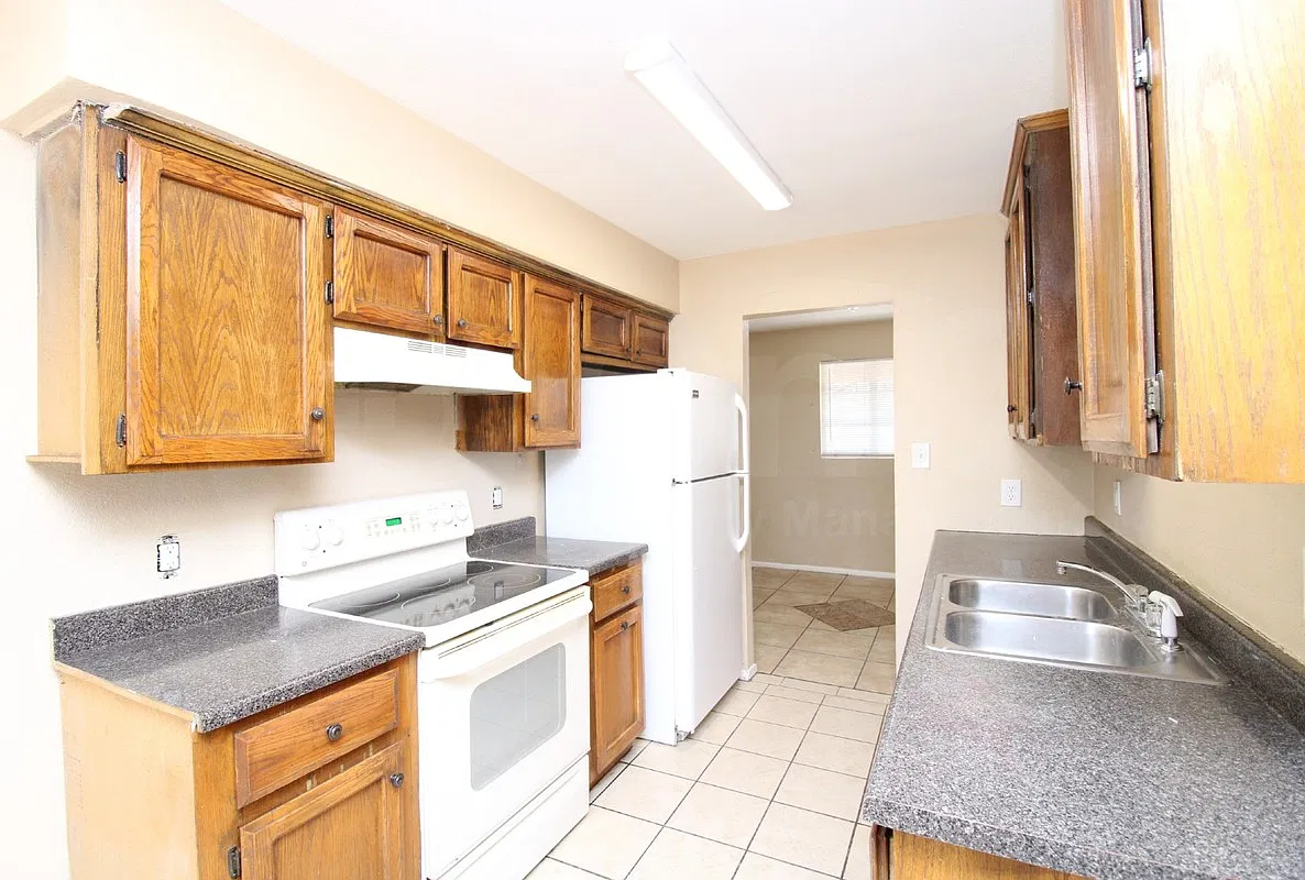 4 bed, 2.0 bath, 1410 sqft, $1,695 — Photo 1