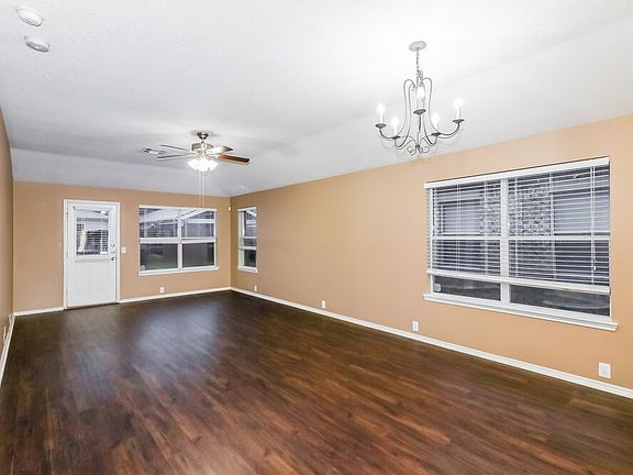 4th image of 5807 Baldwin Elm St