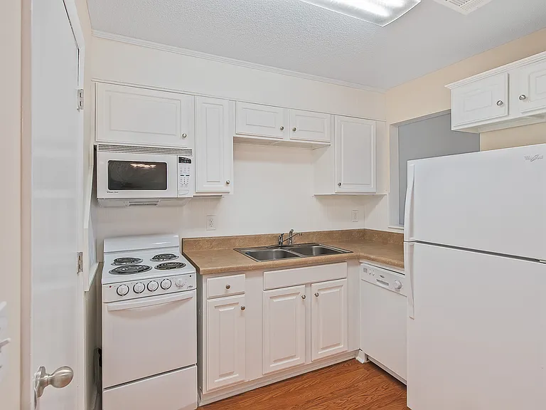 Village Green Apartment Homes — Photo 52