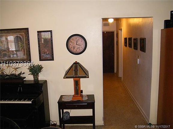 4th image of 500 NE 173rd St