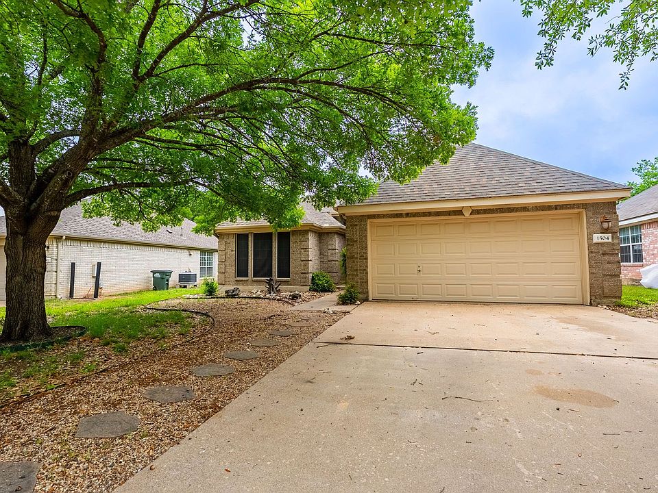 1st image of 1504 Parkwood Dr