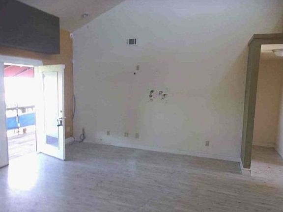 Additional Living Room